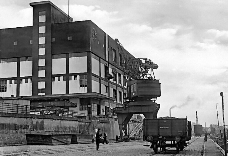 Здание портового склада в Советске